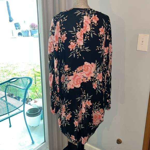 Billabong Kimono Open Front Cardigan Black W/ Pink Floral Women’s Size S/M - Picture 4 of 6